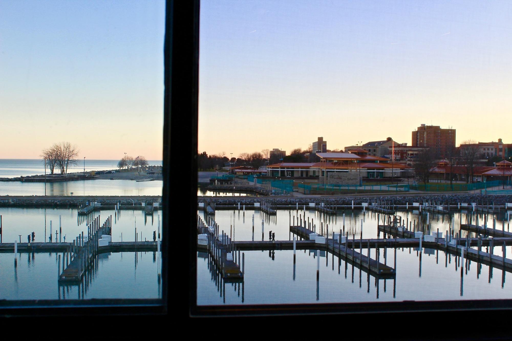 Doubletree By Hilton Racine Harbourwalk Hotell Exteriör bild