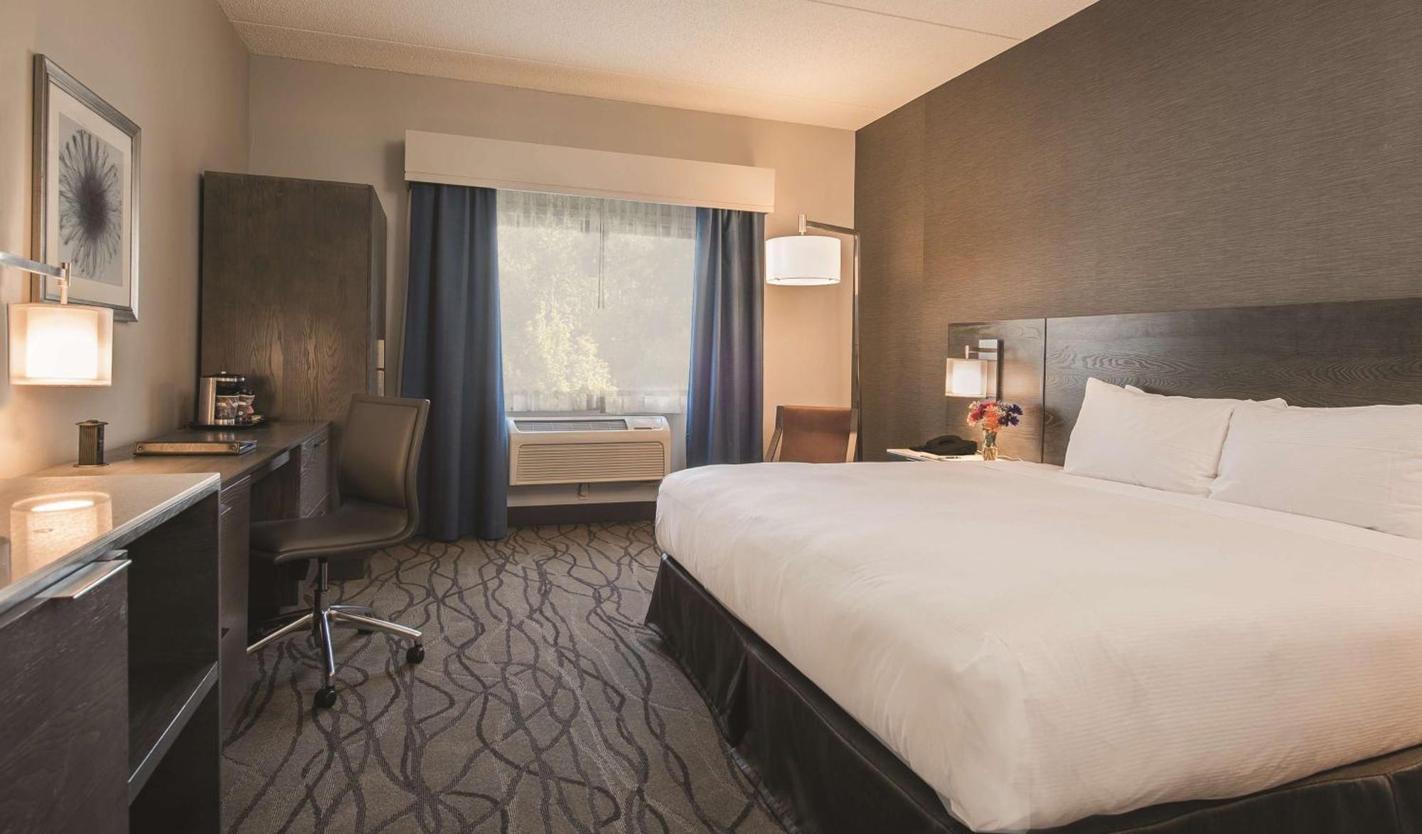 Doubletree By Hilton Racine Harbourwalk Hotell Exteriör bild