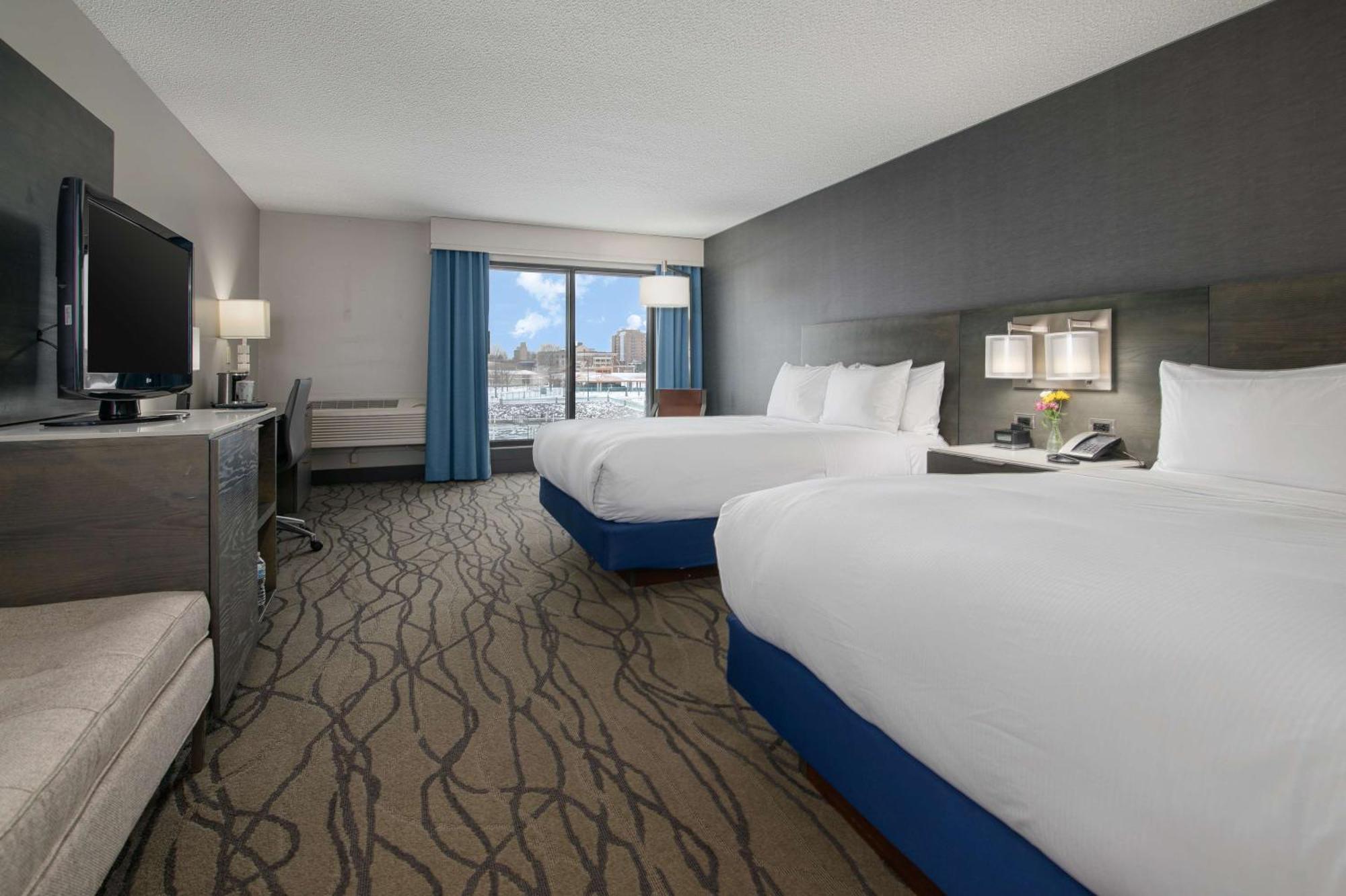 Doubletree By Hilton Racine Harbourwalk Hotell Exteriör bild