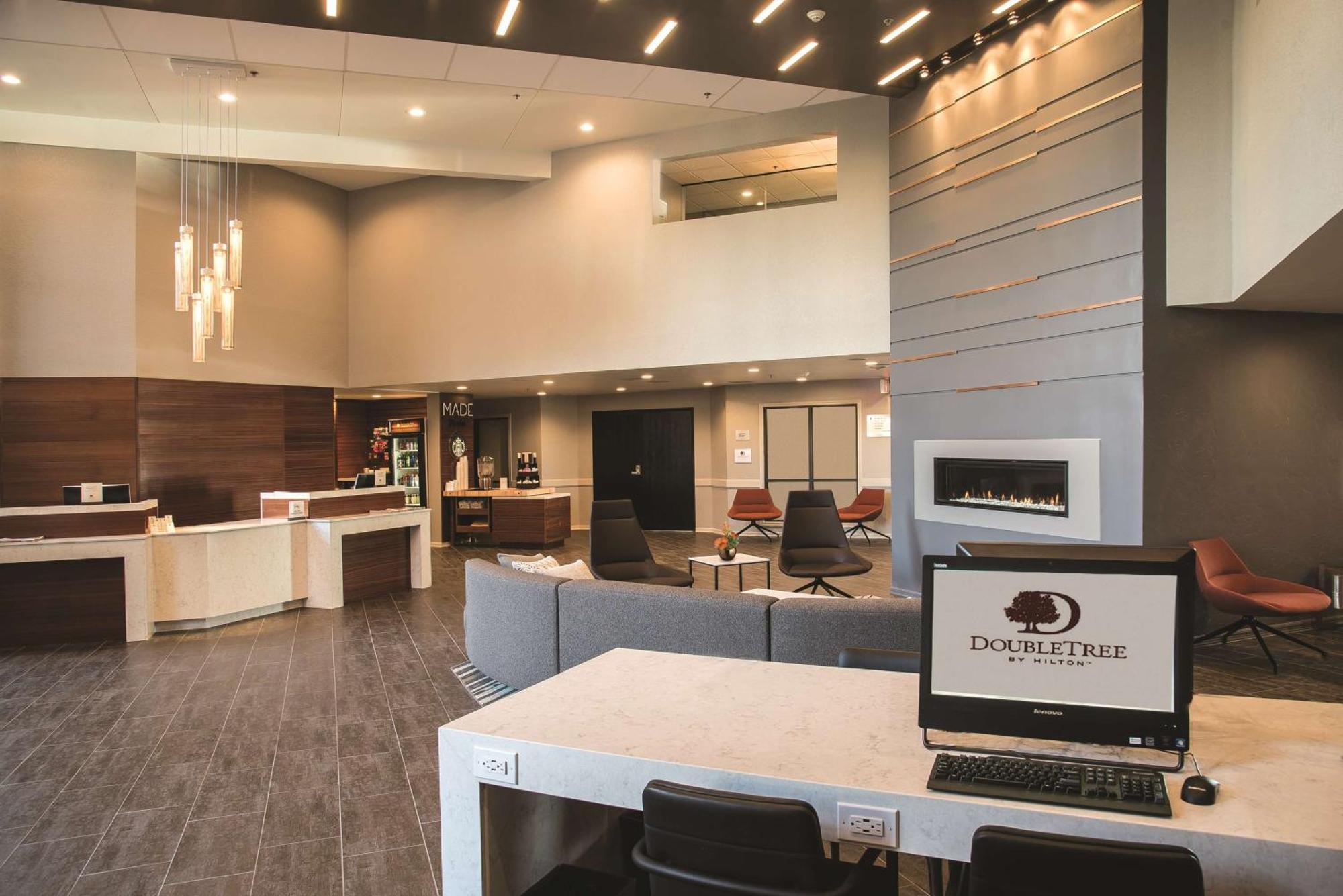 Doubletree By Hilton Racine Harbourwalk Hotell Exteriör bild